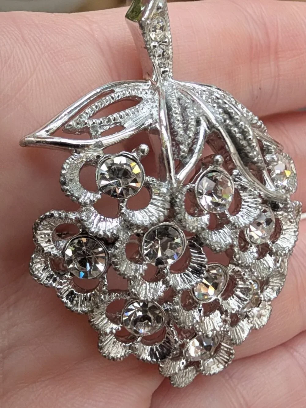 Vintage signed Sarah Coventry rhinestone cluster flower brooch